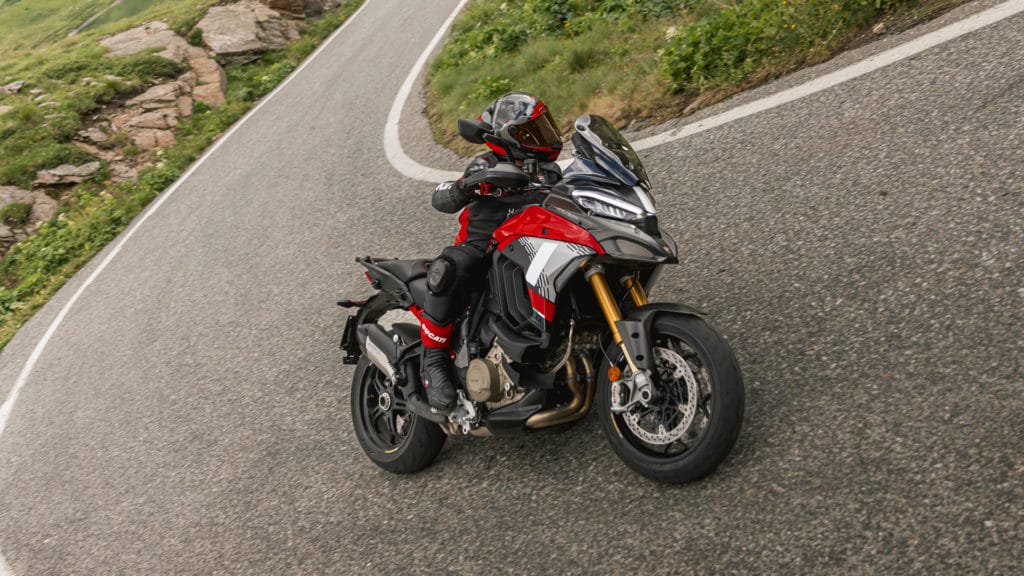 Ducati Multistrada V4 y V4S 2025: se renueva la reina de las trail ahora con versión 'Pikes Peak' 3