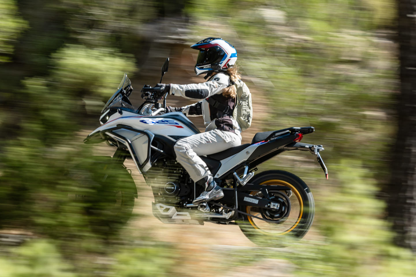 KOVE 625X Pro: 62,5 CV y mucho equipamiento para una trail con filosofía viajera 1 KOVE 625X Pro