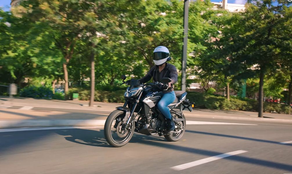 Macbor Shifter 125 EVO: una 125 de 2.999 euros que quiere ser más que una moto urbana 3 Macbor Shifter 125 EVO: una 125 de 2.999 euros que quiere ser más que una moto urbana 3