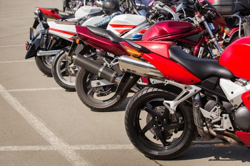 Consejos para proteger tu moto al aire libre