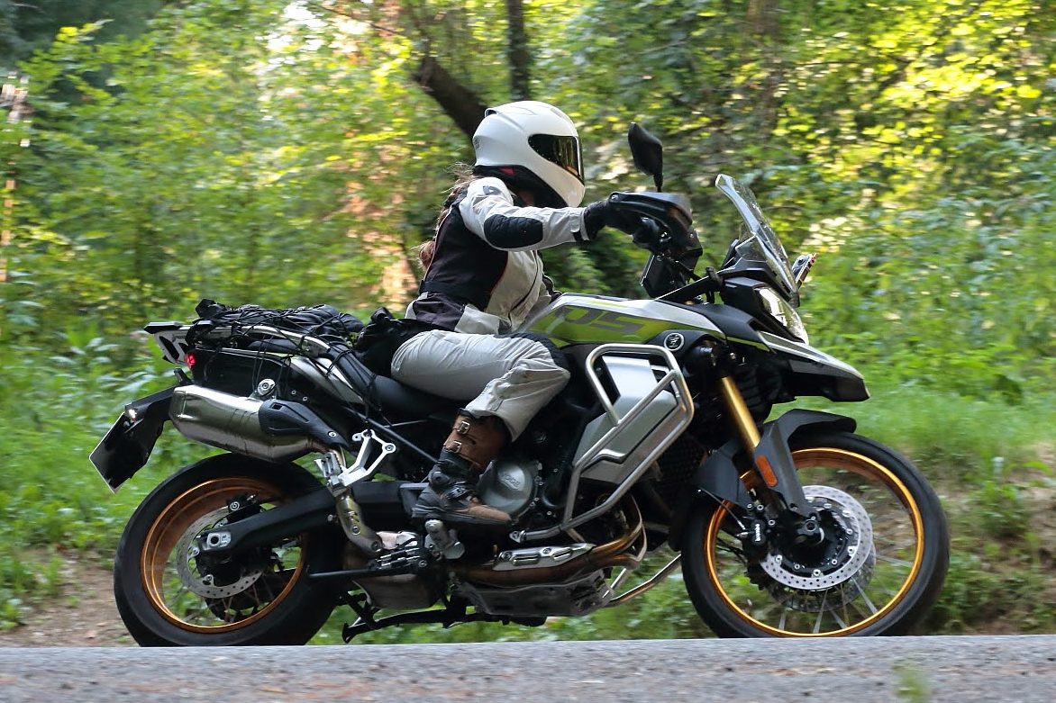 Voge DS800 Rally vs 900 DSX: dos trails de 95 CV que parecen iguales, pero no lo son 8 Voge DS800 Rally vs 900 DSX: dos trails de 95 CV que parecen iguales, pero no lo son 7