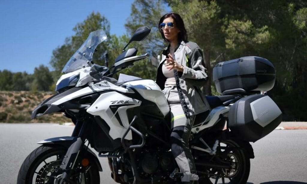 BENELLI TRK 502, MOTO TRAIL ASFALTICA