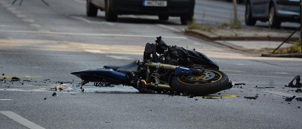 Día mundial en recuerdo de las víctimas de accidente de tráfico 1 dia mundial victimas accidente de trafico, accidente en moto, día de fallecidos, motorcycle crash, guardarrailes