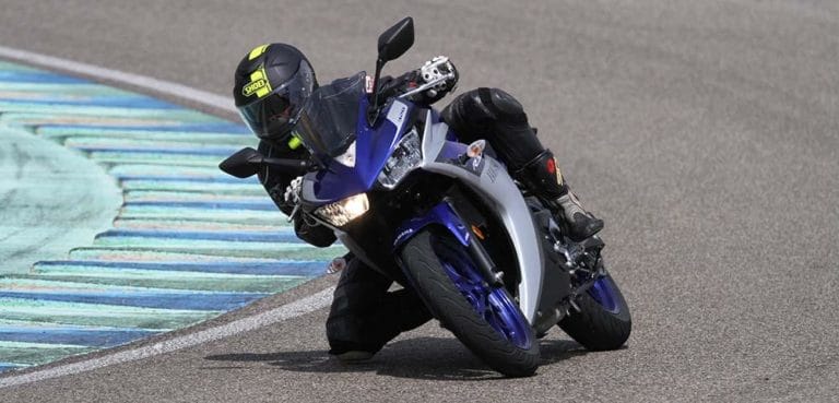 ficha tecnica yamaha R3, yamaha women opens cup, prueba de moto, prueba yamaha