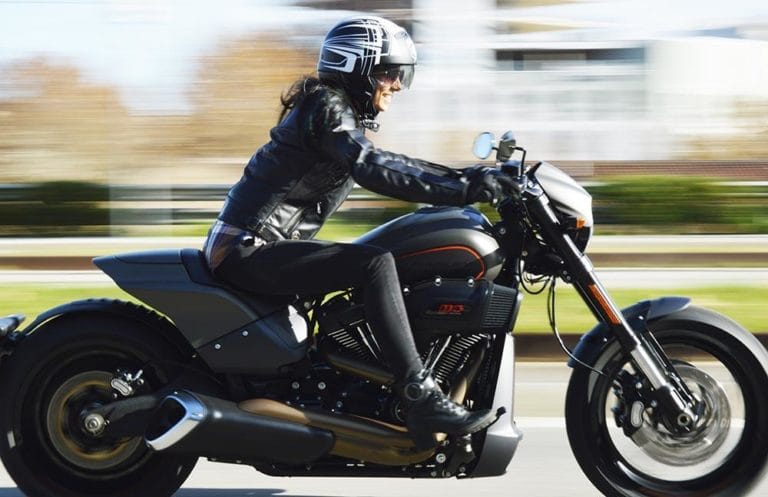 harley davidson fdxr 114, moto harley, harley dragster, moto dragster, moto bajita, motos custom, motos para mujeres