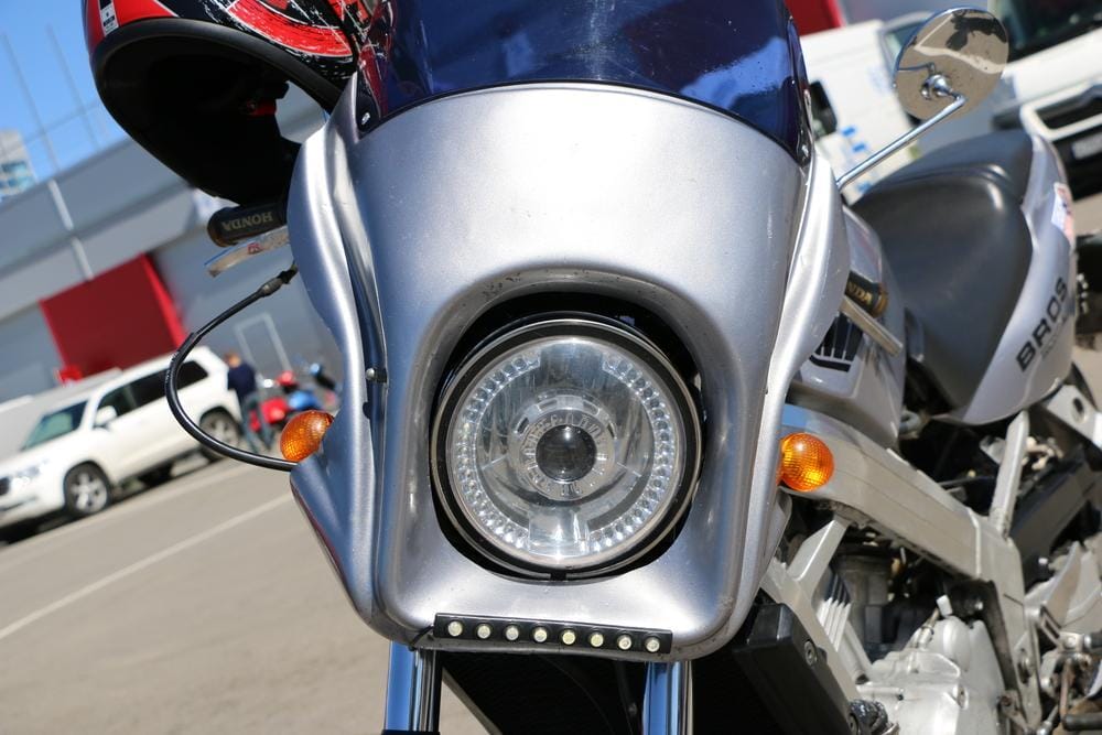 instalar luces led en tu moto