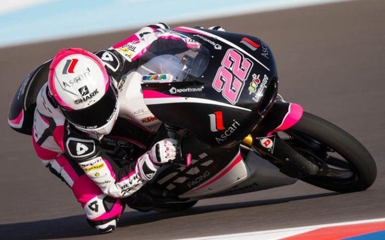 la piloto ana carrasco, rw racing moto3, piloto mujer, piloto femenina