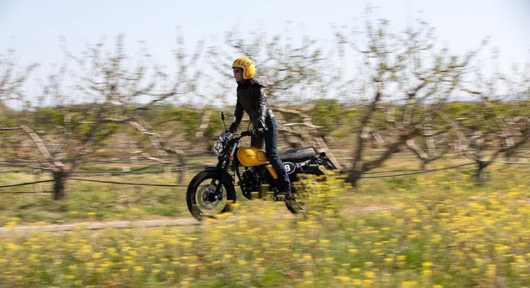 macbor eight mile 125cc, moto 125cc, scrambler, scrambler 125cc, motos bordoy, moto para chicas, moto de iniciación