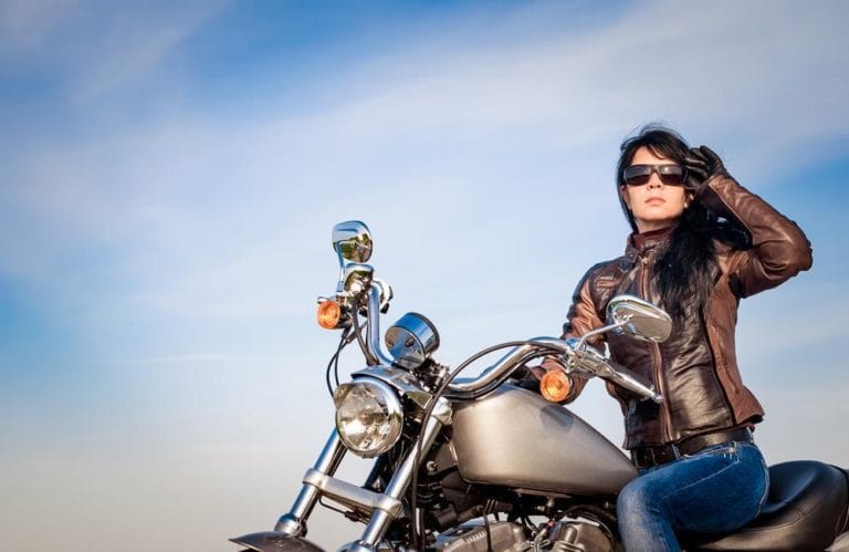 ¿Qué tener en cuenta al comprar una chaqueta de verano para moto?